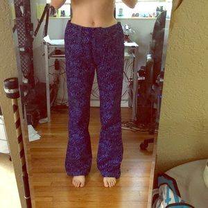 Blue pants with velvet detail